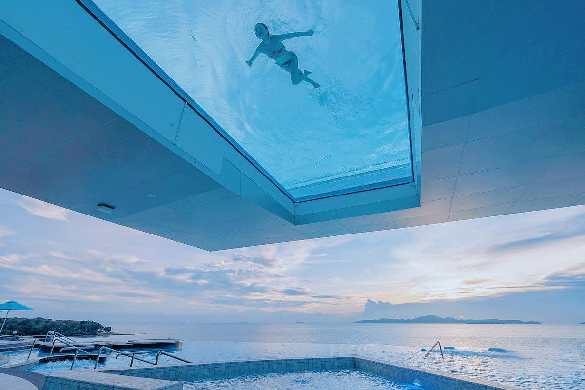 泰国芭提雅皇家酒店的无边泳池，透明泳池的建造与魅力！